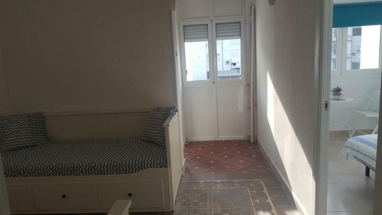 Oyo Guest House Ruzafa Валенсия Екстериор снимка
