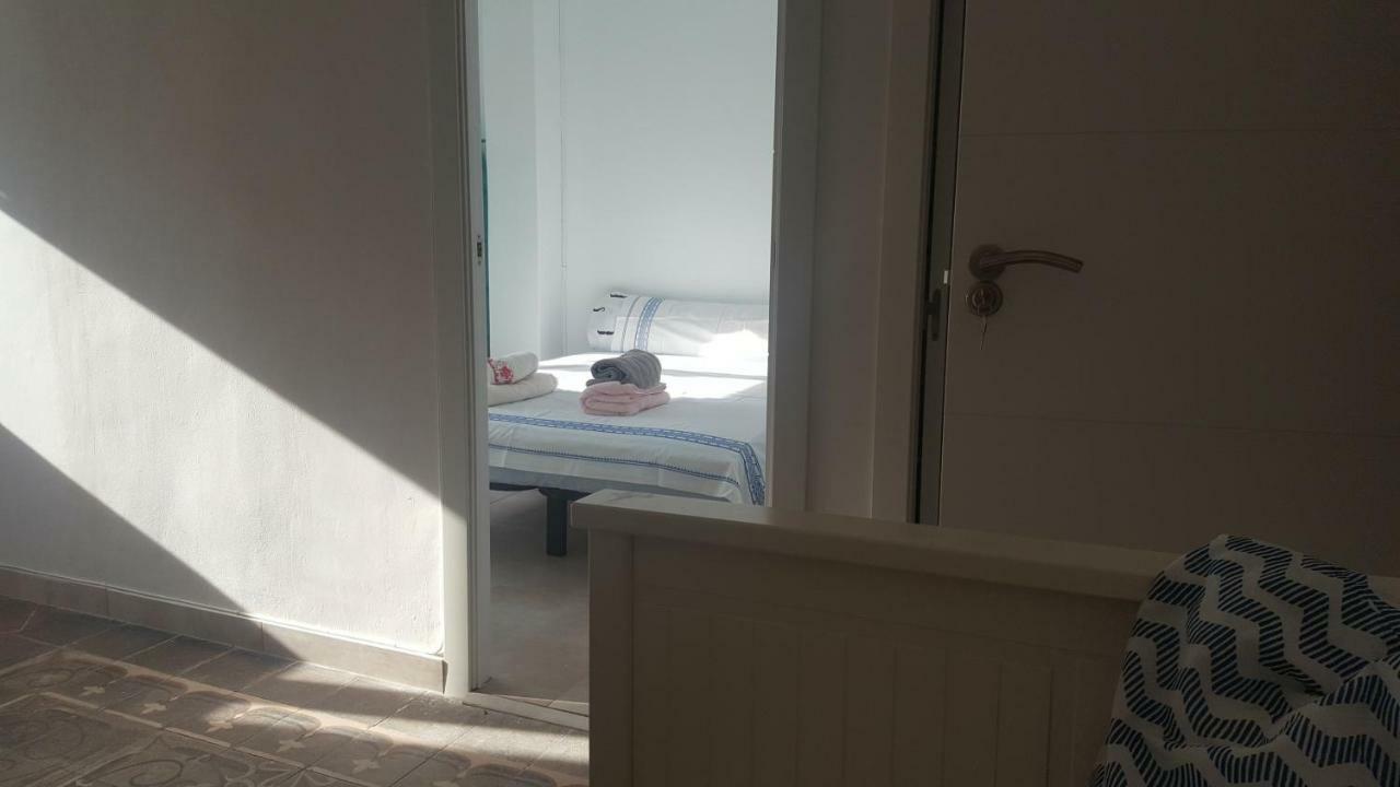 Oyo Guest House Ruzafa Валенсия Екстериор снимка