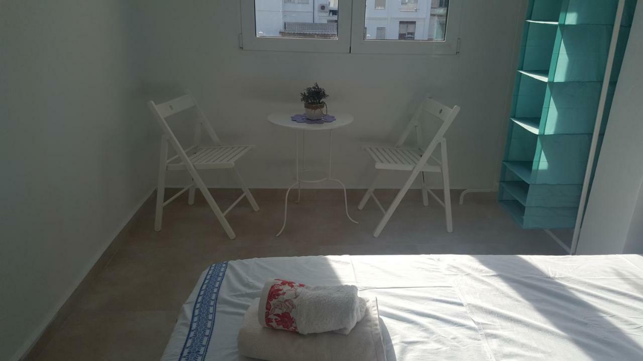 Oyo Guest House Ruzafa Валенсия Екстериор снимка