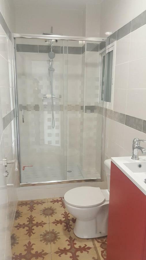 Oyo Guest House Ruzafa Валенсия Екстериор снимка