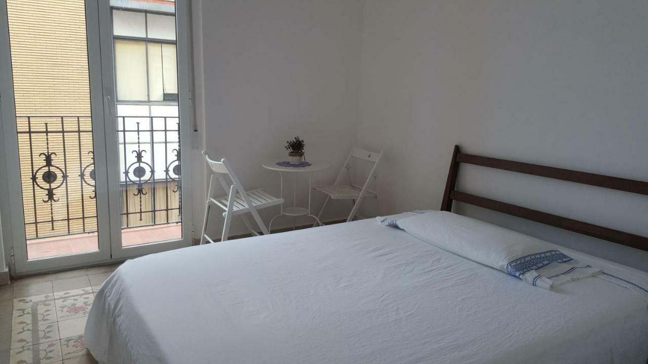 Oyo Guest House Ruzafa Валенсия Екстериор снимка