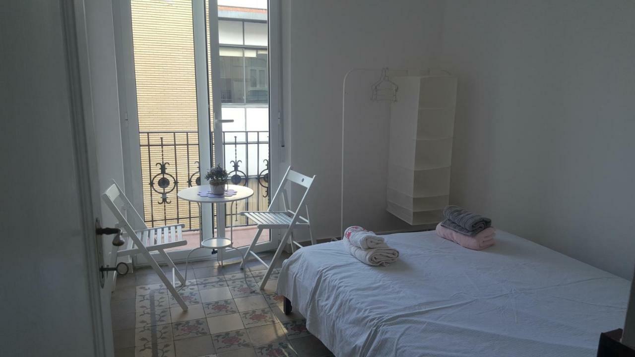 Oyo Guest House Ruzafa Валенсия Екстериор снимка
